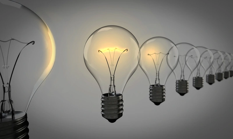 A group of lightbulbs representing new ideas and a free consultation.